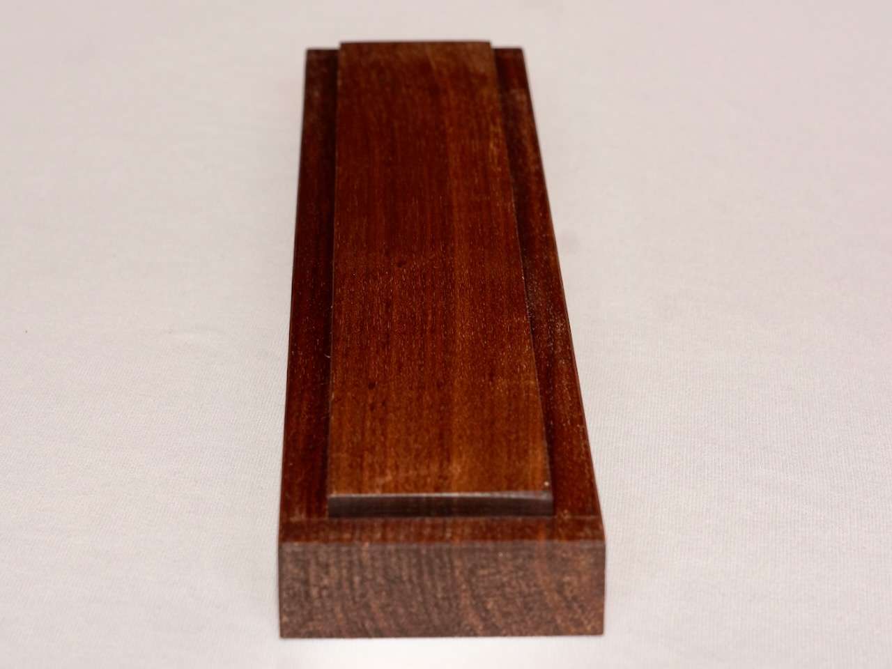 Stylischer Teelichthalter aus Nussholz für 4 Teelichter – Manokin Shop DSC7694 – Manokin Shop