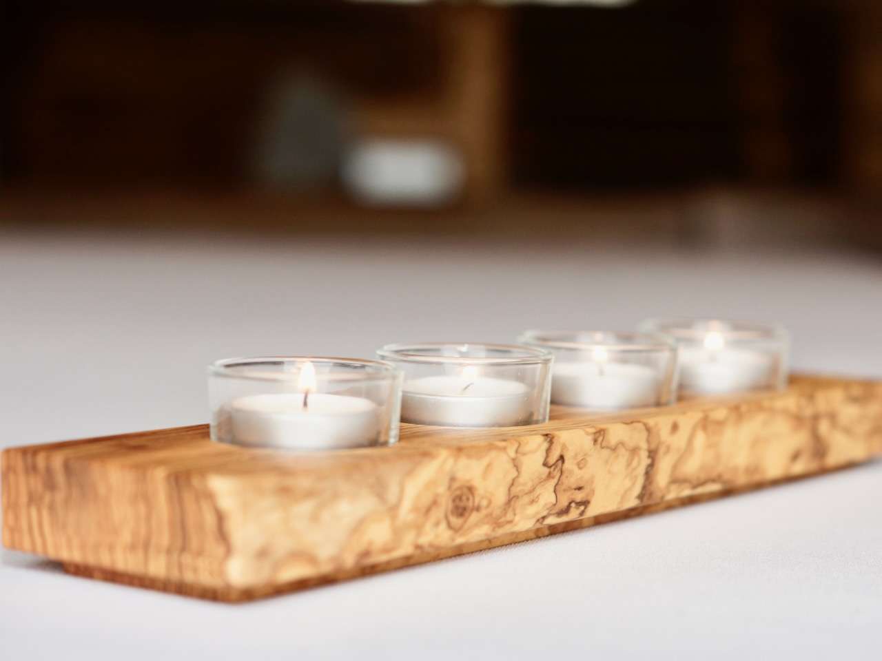 Teelichthalter aus Olivenholz
